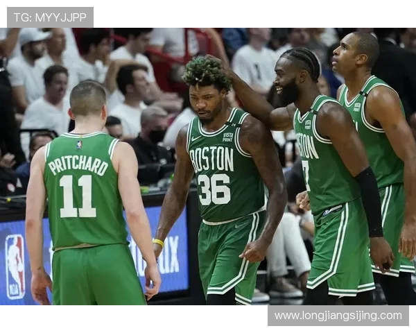 老鹰队与凯尔特人激战正酣 双方全力争夺东部季后赛席位