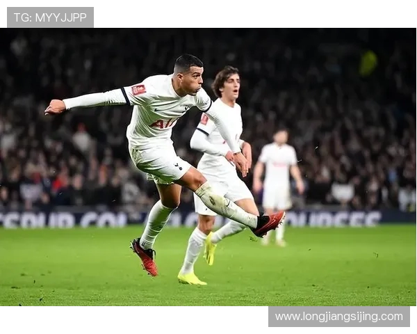 热刺迎战西汉姆联合 季初焦点战役两队争夺关键三分