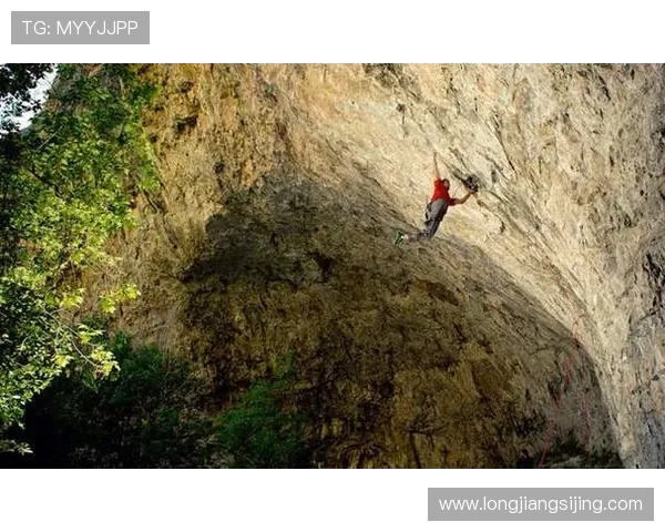 西安攀岩队在极限运动会中的精彩表现与比赛经验总结