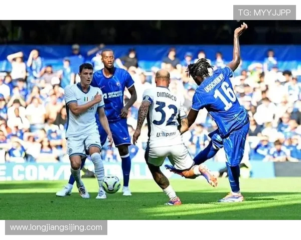 切尔西与曼城首发阵容对比分析揭示两队战术布局与关键球员表现