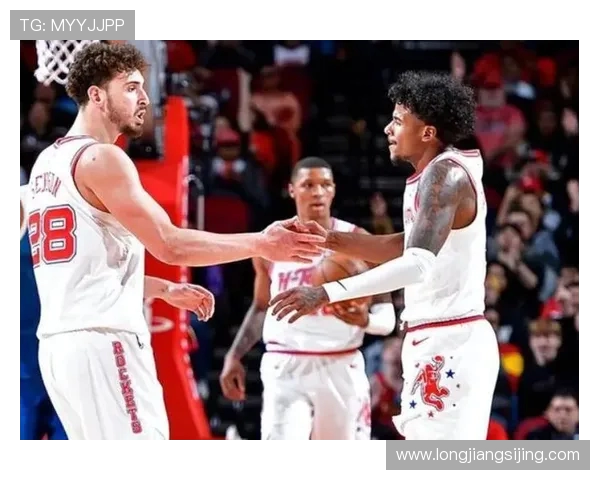 奥兰多魔术与鹈鹕激战正酣谁能在NBA赛场上笑到最后